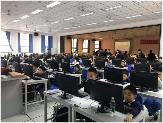 全國機(jī)器人等級(jí)考試開啟，瓦力工廠小學(xué)員沉著應(yīng)戰(zhàn)，計(jì)算機(jī)技術(shù)開發(fā)再掀新篇章